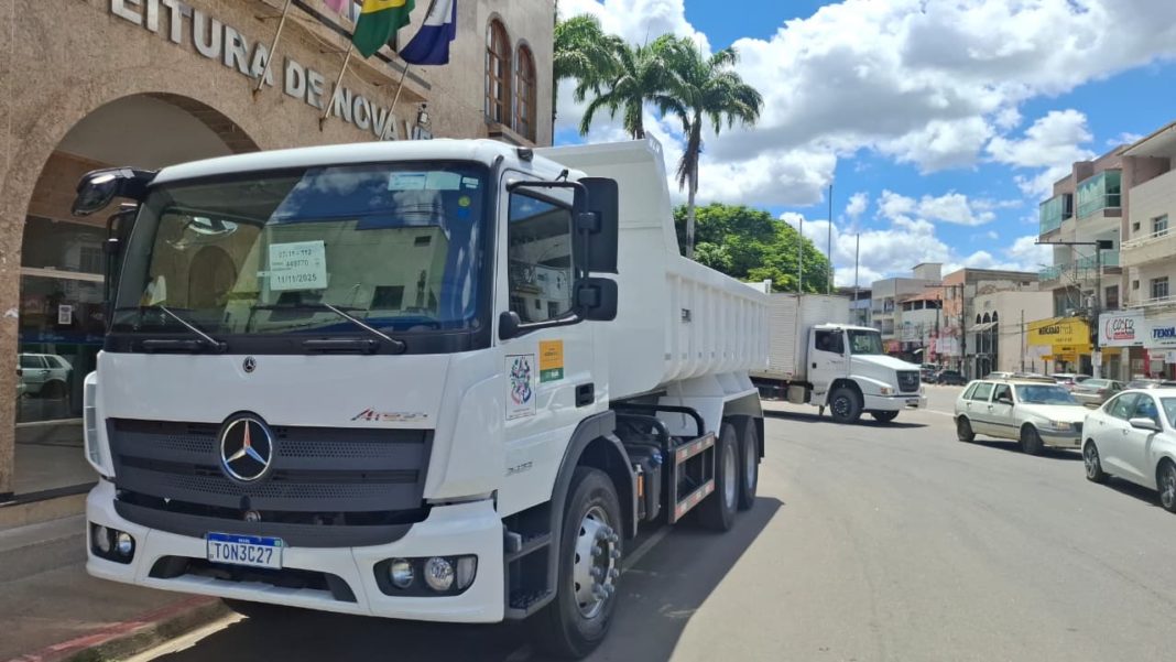 Nova Venécia é contemplada com caminhão truck caçamba